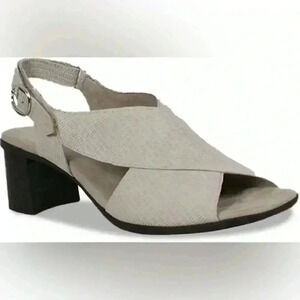 NEW MUNRO Laine Block Heel Sandal Size 9SS